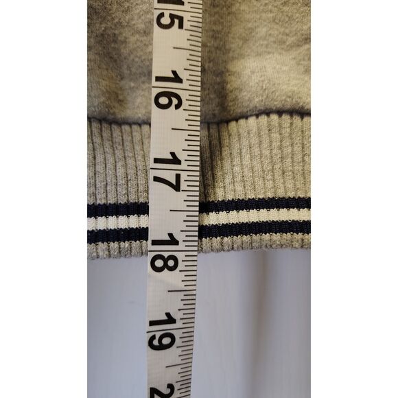 Torkia Gifts Women's Large Gray New York Cropped Hoodie - Picture 6 of 6